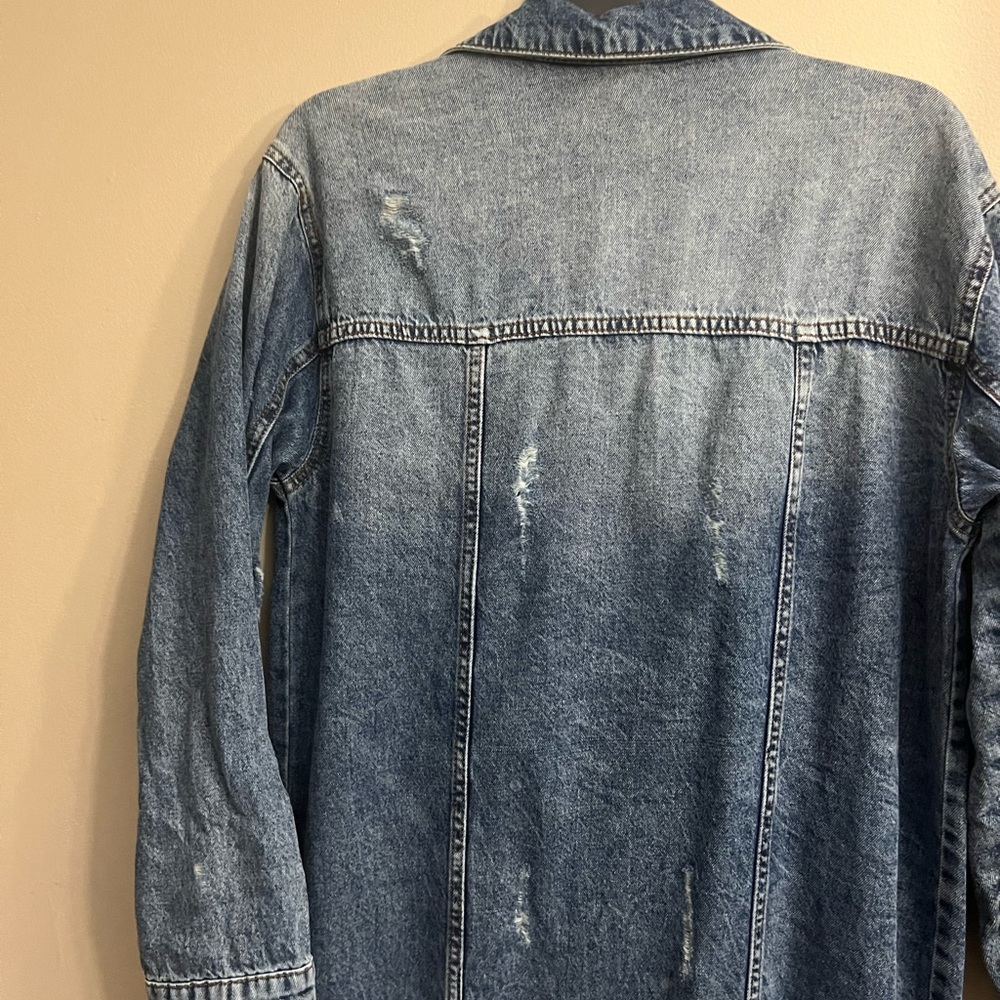 NWOT LONG FULL LENGHT DISTRESSED DENIM JACKET WITH POCKETS - Picture 4 of 6